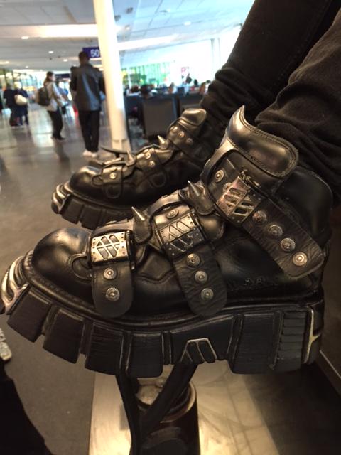 WaltersShoeCare's tweet photo. Transformation extrême pour un visiteur du concert @heavymtl! @valet_le @CHOM977 @thescenemag @evenko http://t.co/NjZa5q7Ac5