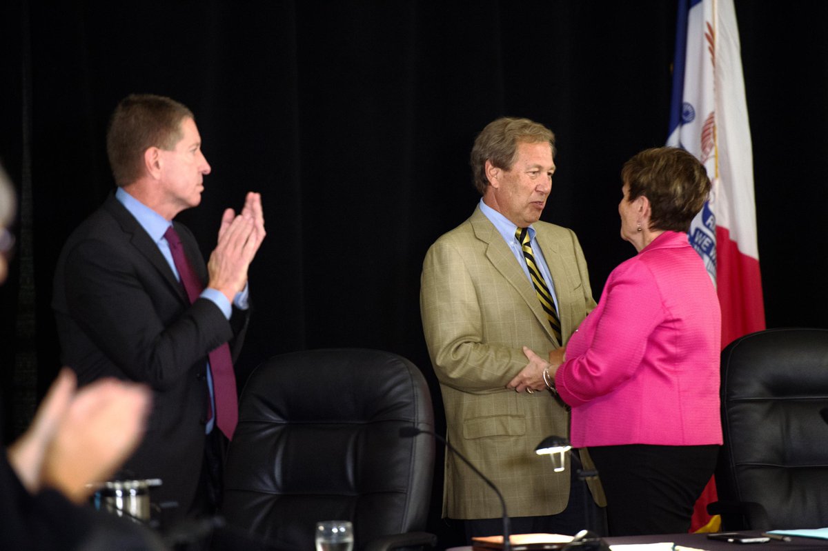 uiowa's tweet photo. Regents greet Bruce Harreld after unanimously voting him the next UI president. #UIpres21 http://t.co/IxUkht6gHy