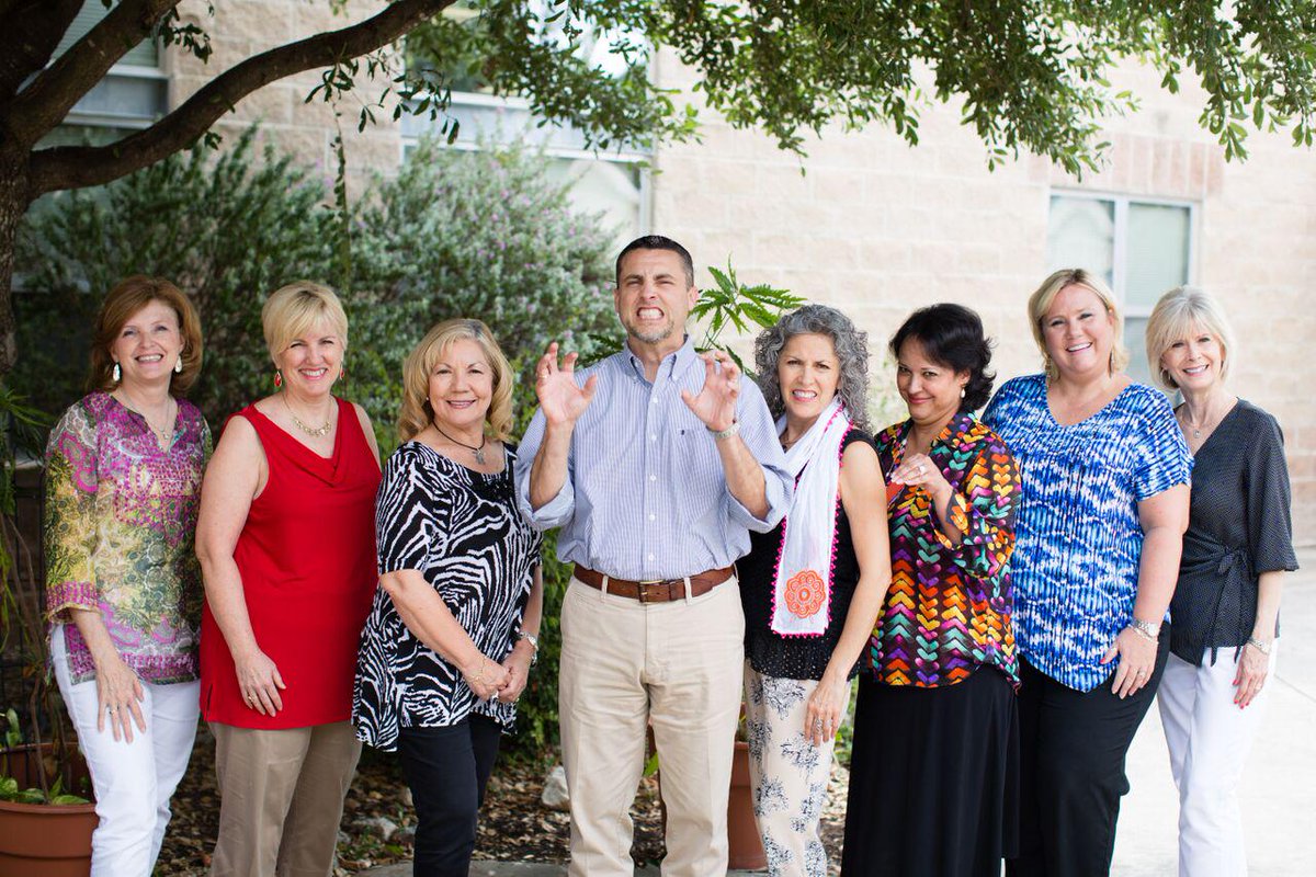 sacs_lions's tweet photo. Fierce as a Lion! #officepictureday #whynothavesomefun http://t.co/gKyIJHs43q