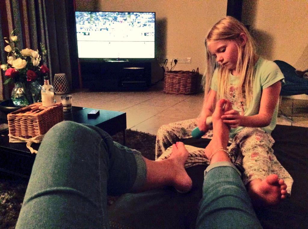 LornaJenks's tweet photo. Home pedi #childlabour 😄#pamperingme ☺️💕👣 http://t.co/QjSudYIPYd