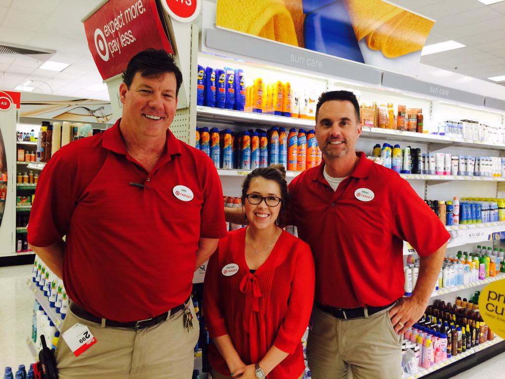 Oh Char! We love having you on our D352 HR Team 😍 <a href="/CDCahill/">Chris Cahill</a> <a href="/iceroyal88/">John Roy</a> <a href="/charashford/">Charlene Ashford</a> <a href="/ConnieDroge/">Connie Droge</a> <a href="/bradw_taylor/">Brad Taylor-White (he/him)</a>