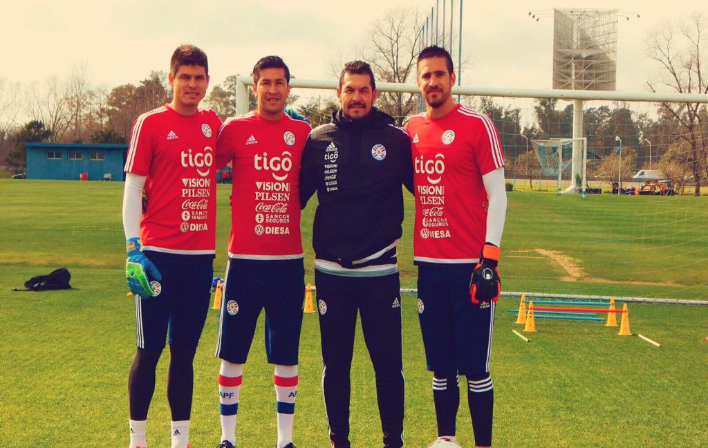 Después del entrenamiento con el profe Derlis Gómez  <a href="/as_silva12/">Antony Silva</a> y <a href="/santaalfre/">Alfredo Aguilar</a> #VamosParaguay