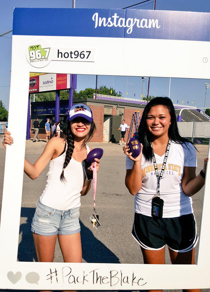 StuntMonkey967's tweet photo. #PackTheBlake underway at @MNSUMankato! @MinnStFootball kicks off at 6 p.m. #CollegeFootball #HornsUp http://t.co/Tu1jAs8ye2