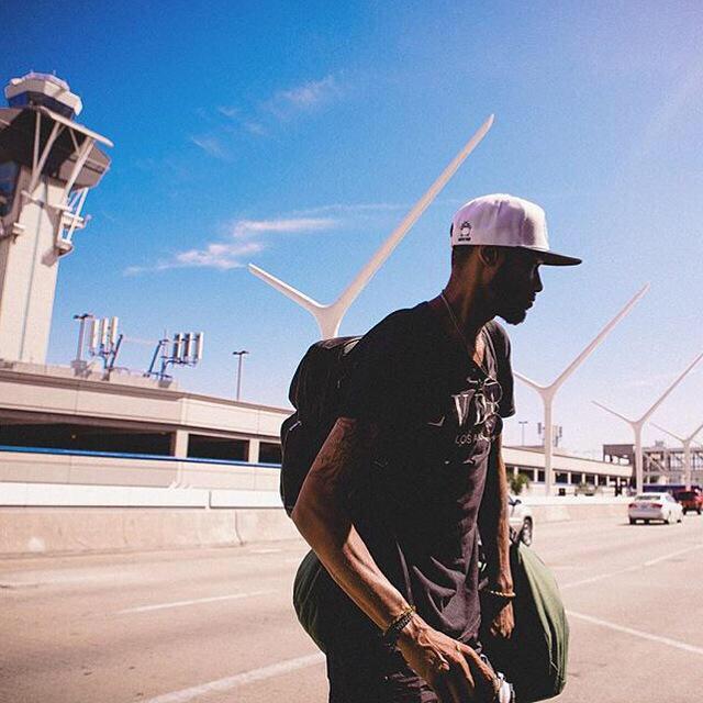 NewDefinitionLA's tweet photo. @ArchieSaysRelax killen em in the #NewDef leather brim #FreshToDef snapback #Defbot http://t.co/iP43sCC1g2