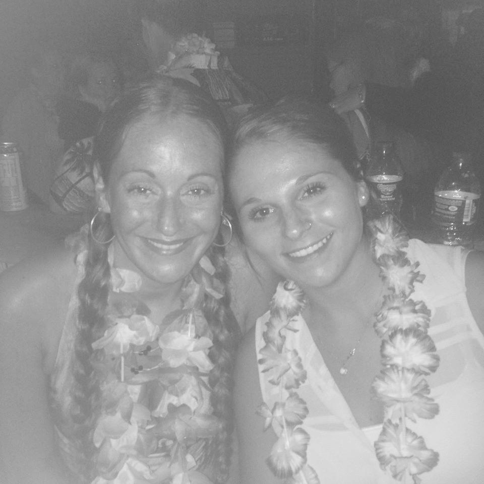 roachabrielle's tweet photo. sisters❤️😘 http://t.co/LfkknaEB5v