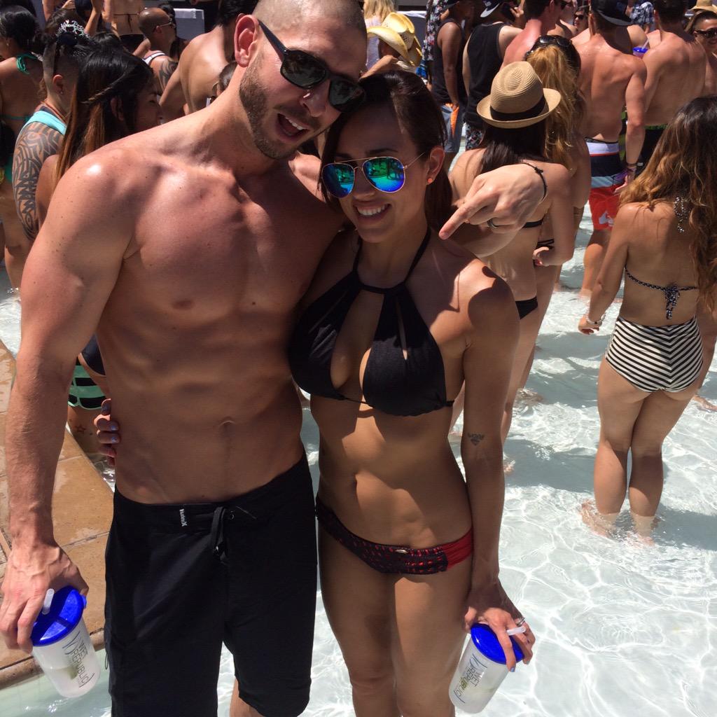 Eric Connelly on X: #hotwife #vegas #fitness http:t.cosvzFOQuapi  X