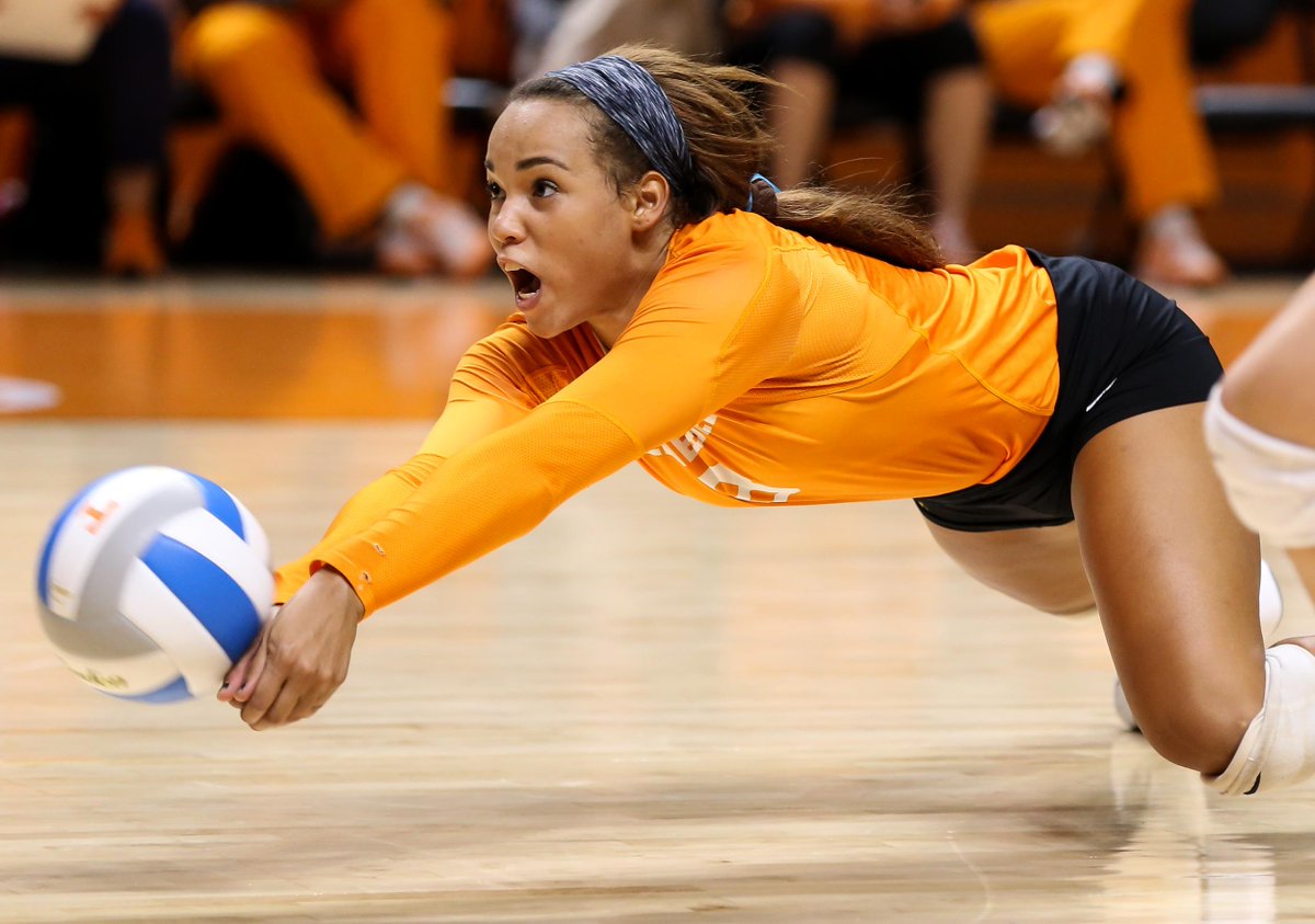 Shaking the summer rust off with some <a href="/Vol_VBall/">Tennessee Volleyball</a>. Digging the new court.