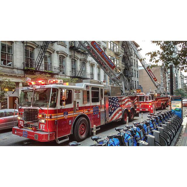 AFireStation's tweet image. Found this cool photo, not mine #Ladder8 and #Ladder10 operating at an all hands fire this evening.
_______________…