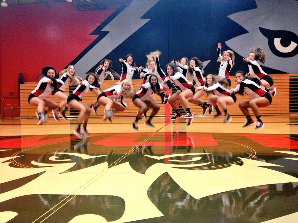 ShortEshortzu's tweet image. They landed in Colorado!! Good luck this weekend girls. WOU GO WOLVES!! #volleyball #passsetkill