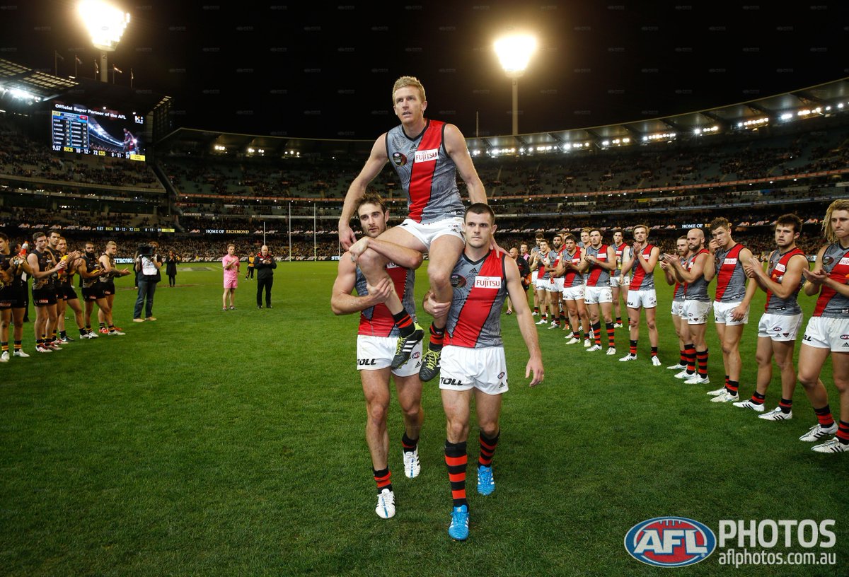 400 and out - @EssendonFC legend Dustin Fletcher has announced his retirement.