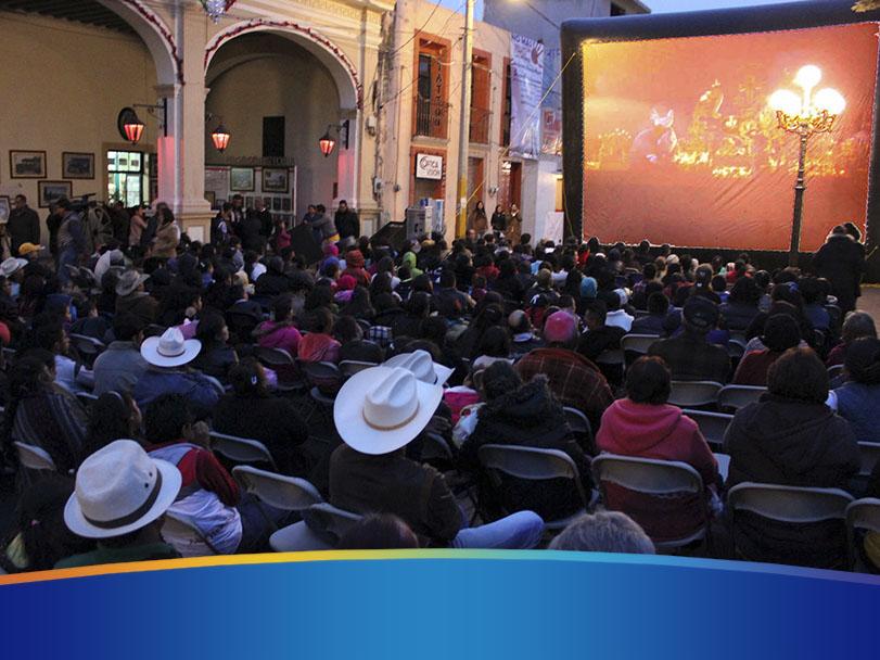 Programa municipal en torno a la recuperación de valores e integración familiar: Ciclos de Cine Comunitario.