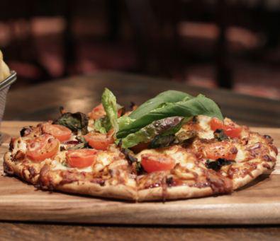 ClubMudgee's tweet image. Pizzas @ 99 On Mortimer