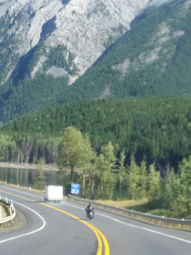 CruiseCause's tweet photo. Stunning scenery on our way to High River. #coolcruisewithacause #CwaC2015 for #MentalHealth cwac.ca http://t.co/irdZio97og