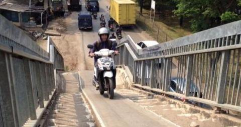 Sahabat Opini pernah nemuin yg seperti ini? Jika km yg melihat scr langsung bakal km tegur ga? goo.gl/KIShvz