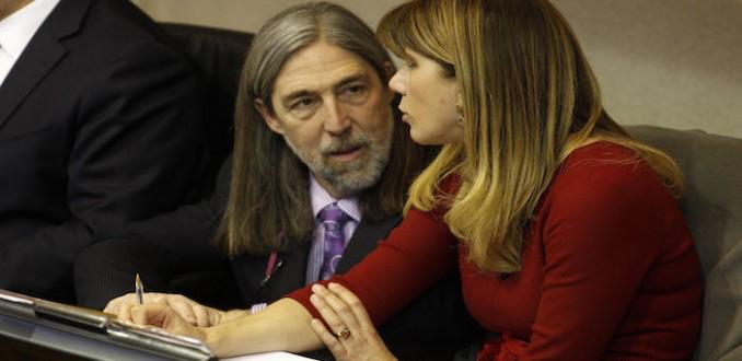 uchileradio's tweet photo. Dilación de #ReformaLaboral instala desconfianzas en el mundo del trabajo http://t.co/XXVIMvbWSE http://t.co/E94qINrWdx