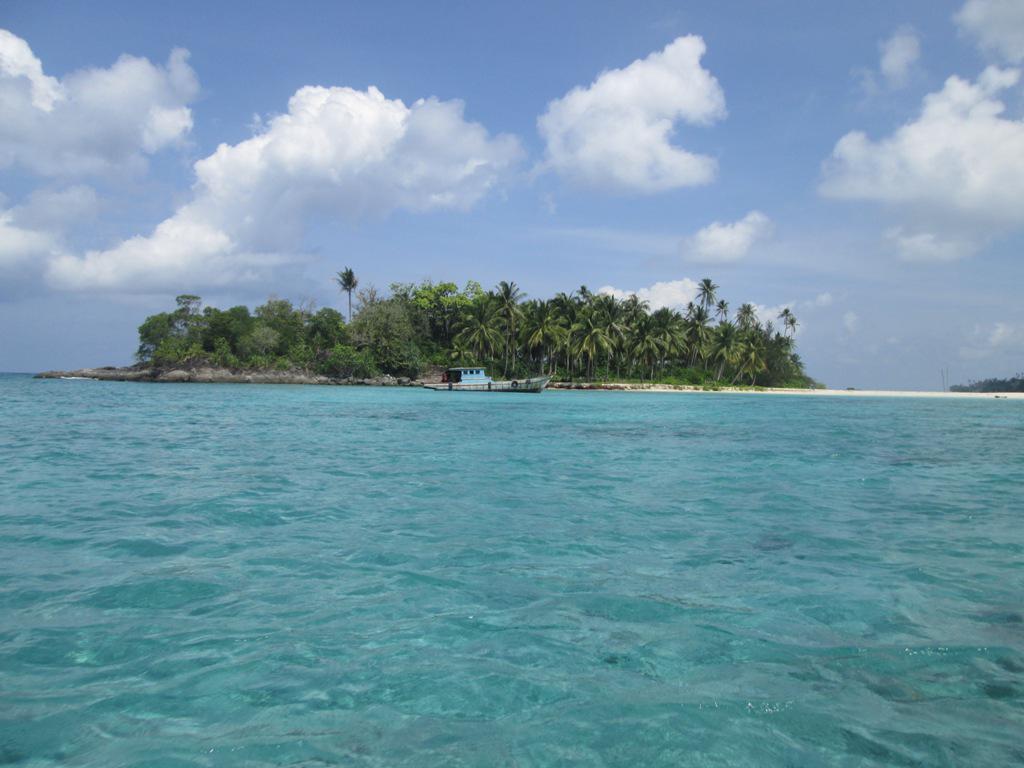 jjs_ntx's tweet photo. KRN SEPOTONG SURGA ADA DI SEKITAR KITA.Kep Natuna,Kepri,Indonesia @Jalan2Seru_ID @Jalan2Seru_BONE @Jalan2Seru_BRU http://t.co/TFR4HISas4