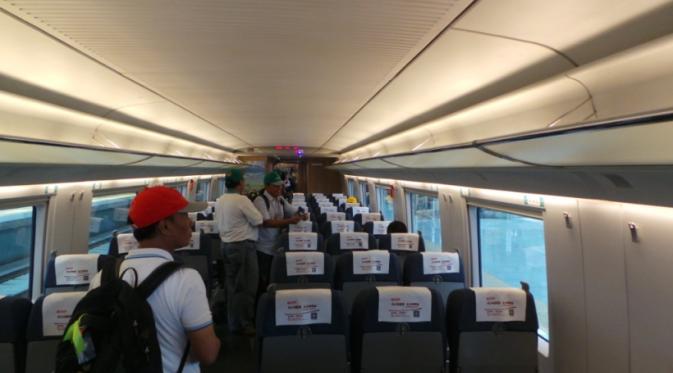 liputan6dotcom's tweet photo. RI Cuma Butuh Kereta Berkecepatan Sedang http://t.co/lQl9yrx68g http://t.co/ciJ9xL4W7u