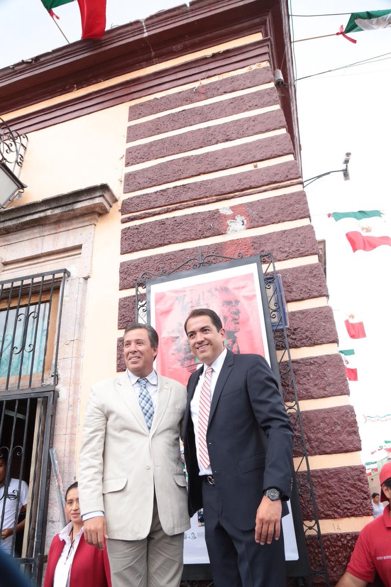 miguelmarquezm's tweet photo. Colocamos el programa de fiestas patrias por Bando Solemne en #DoloresHidalgo. http://t.co/e6v6brxlJE http://t.co/UiiIf8IYSV