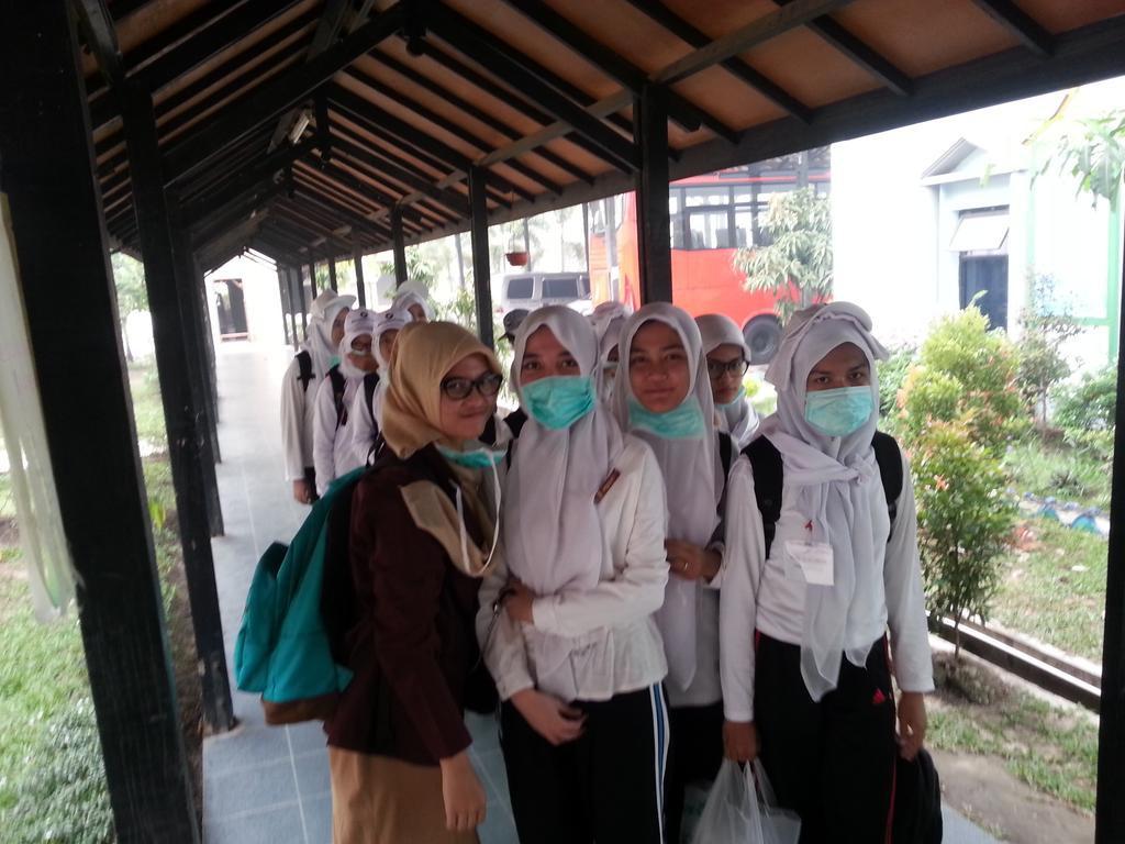 Live report !
Saat ini maba dan kakak asuh tengah wiyata mandala :) kami siap untuk mengexplore kampus! #embrio2015