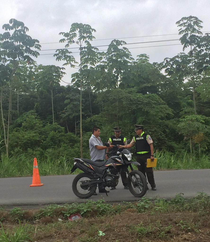 ppsesa's tweet photo. Iniciamos 1er operativo #LeyOrdenProtecciondDerechos, 500 Policías en El Triunfo operaran contra todos los delitos http://t.co/MfWqqcbVwy