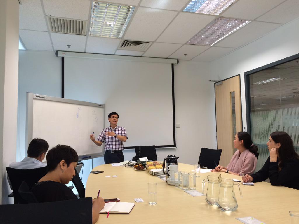 berbudiberganda's tweet photo. Joshua Lim provides some Korean case studies to the Malaysian Collective Impact Initiatives partners #SocialPPP http://t.co/dVddW3Axcv