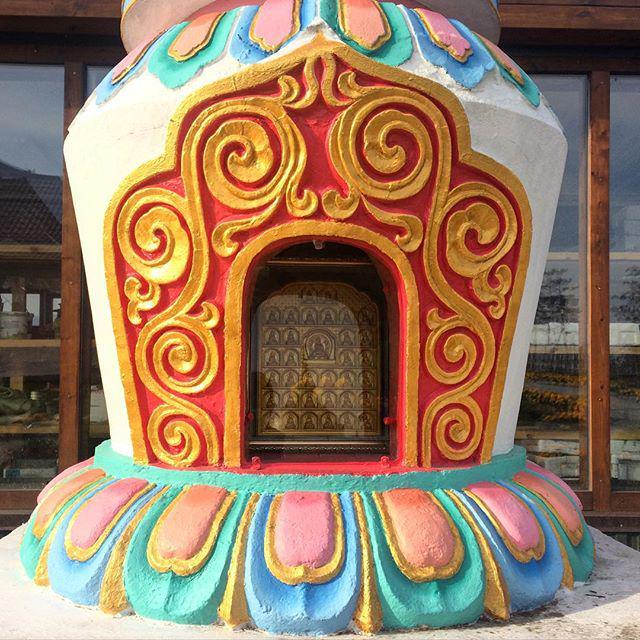 InstaUlanUde's tweet photo. A little corner with little Buddhas. Rinpoche Bagsha Monastery #UlanUde #Siberia #Buryat #Buryatia #Russia #TransSi… http://t.co/BM1qeUT40l