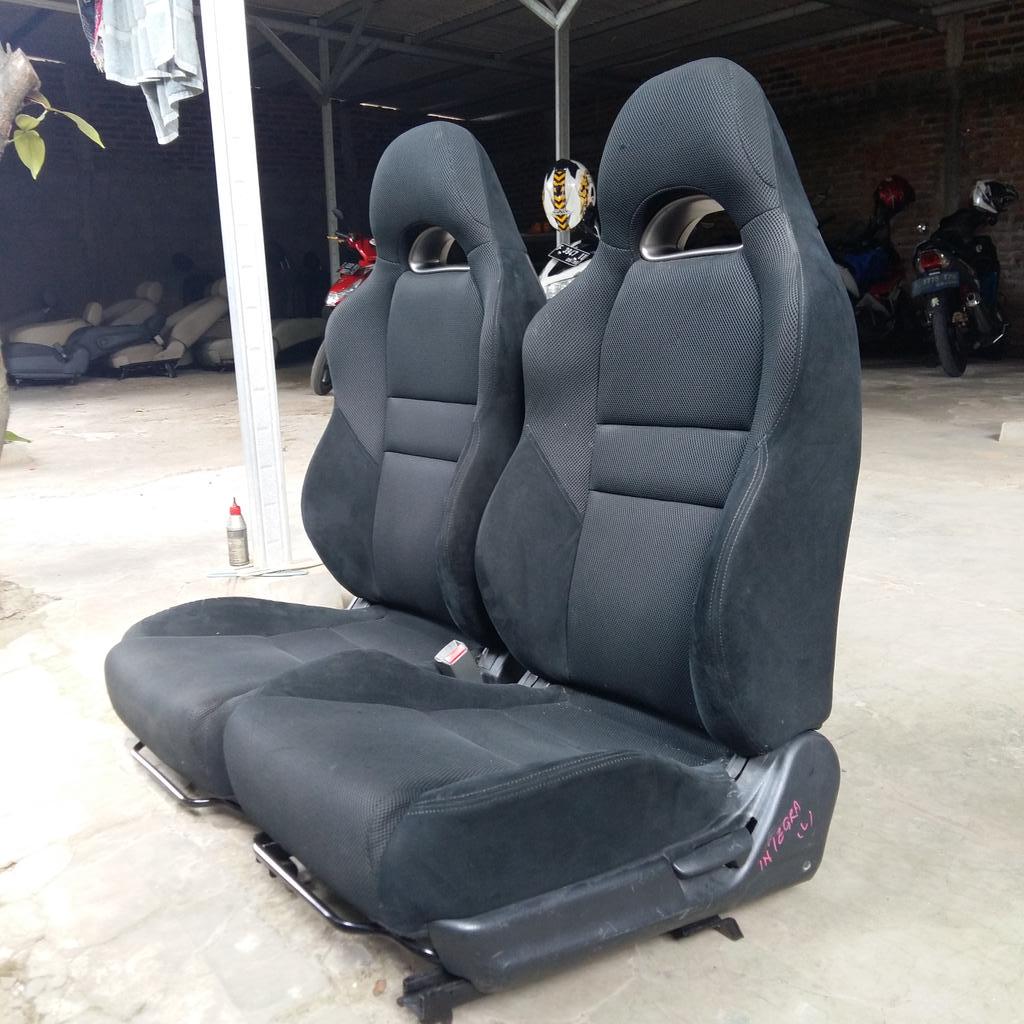 FerariJok's tweet photo. Jok Mobil #JokMobilCibubur #ReparasiJokMobil #JualBeliJok #Cibubur #Nagrak #GantiJok http://t.co/9lWWhwancB