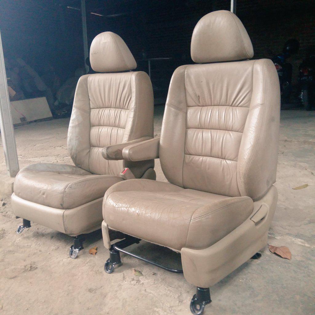 FerariJok's tweet photo. Jok Elektrik #FerariJokCibubur #GantiJok #JualBeliJok #Cibubur #Nagrak #Bogor #JokMobilCibubur #ReparasiJokMobil http://t.co/PbMgdBF0H0