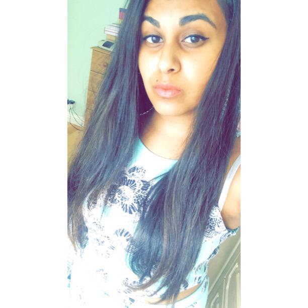 vasantix's tweet photo. straight vs curly - Should I stop straightening my hair? #curlyhairedproblems http://t.co/po0Iql6ZcU