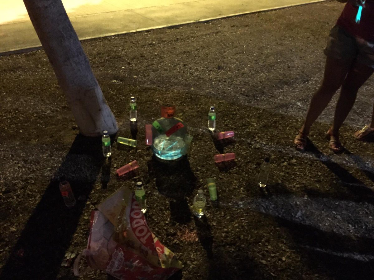 UPCCAMislata's tweet photo. #Mediación en consumo de #alcohol  noche de música electrónica en Mislata  Menys Graus y la UPCCA del Ayuntamiento. http://t.co/LU4WP8TqCH