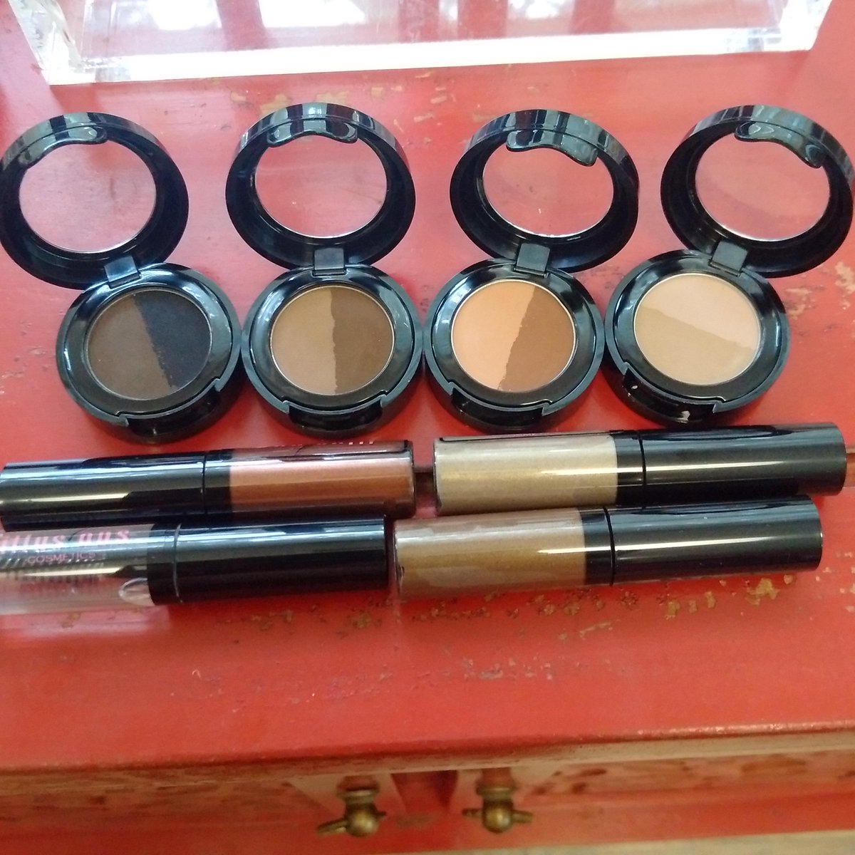 Illusionsbeauty's tweet photo. Come into the new Illusions Beauty Makeup Studio for your #BrowFix We offer brow shaping (wax & tweezing) & tinting http://t.co/0SmWO2j19x