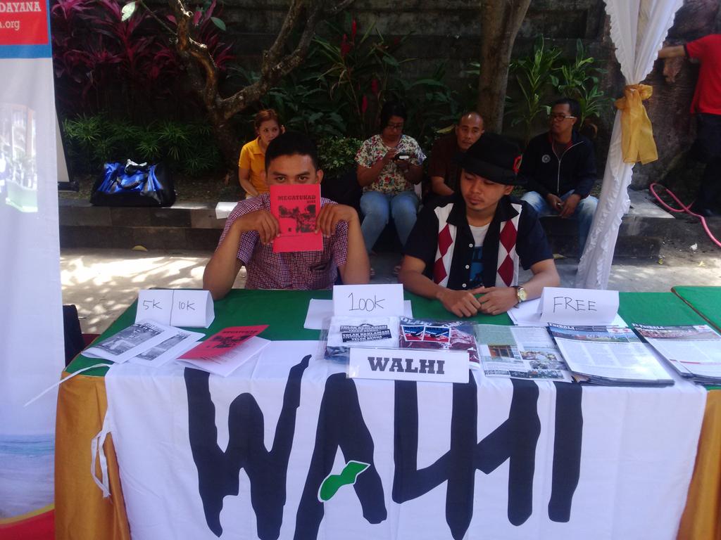 Walhi Bali, buka stand di acara Public Service Day yg diadakan FH UNUD