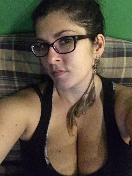 Just chilling with a buddy. http://t.co/D0yaXFa0ma<a href="/tag/chaturday"class="tags"><span>#chaturday</span></a>