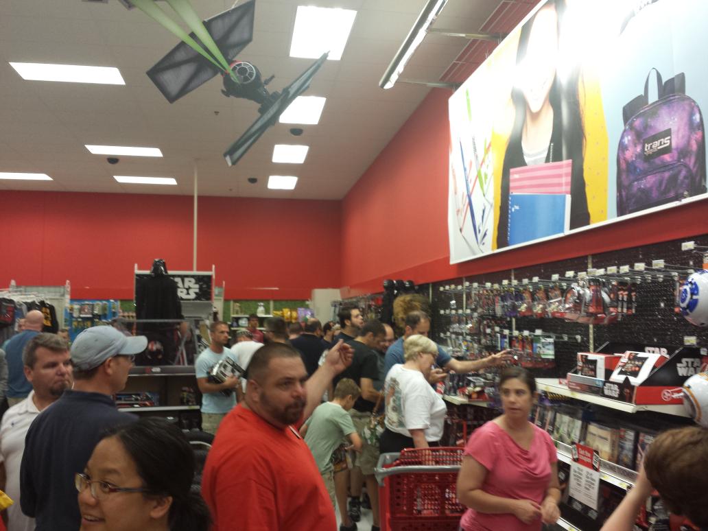 ClearHeatVision's tweet photo. Ok this is crazy legit. #ForceFridayCountdown at @Target. Place is PACKED! @WalterMedina15 @redrobotsuit http://t.co/Ebg8CbA2mT