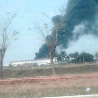 urbancikarang's tweet photo. 11.42 Kebakaran PT. LG Display, MM2100, Cihitung http://t.co/RdgzKG9hms Foto: @nunucool7
