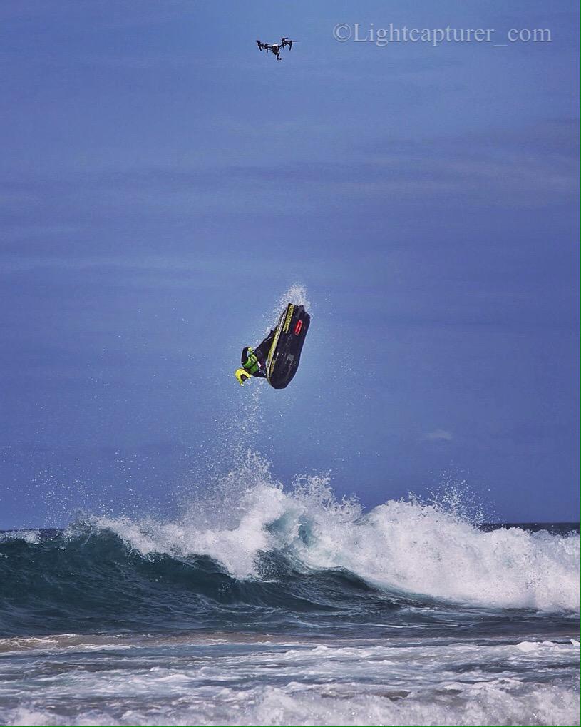 lightcapturer's tweet photo. Looks like a puppet on a stick but that's a drone camera up there shooting the action. #jetskifreestyle #actionshot http://t.co/Nn5pYaMmzw