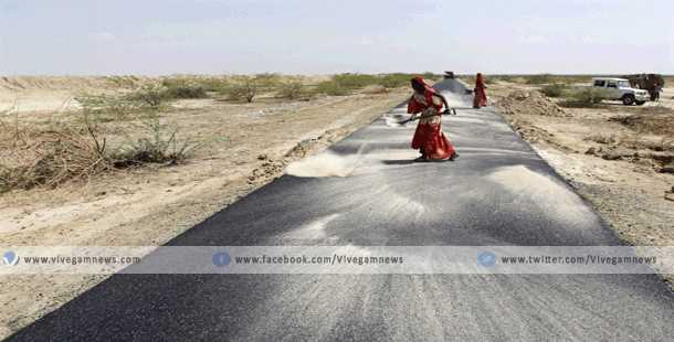 VivegamNews's tweet photo. சாலை மேம்பாட்டு பணிக்கு ரூ 1475 கோடி
http://t.co/yRnIwnrGsh
#road #Ondevelopment @jayalalitha333 #highway #Cr http://t.co/NODiSu09w1