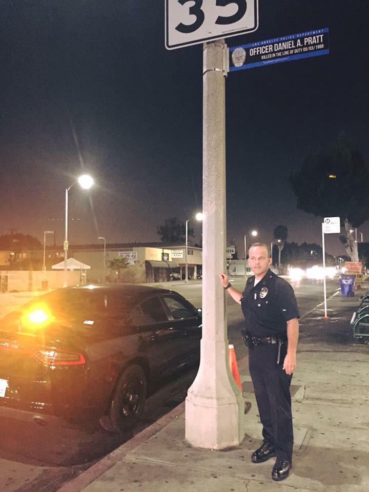 LAPDCaptPRATT's tweet photo. 27 years ago tonight at this place Dan gave everything to this community, I will never forget! http://t.co/oVlMNVdZMy