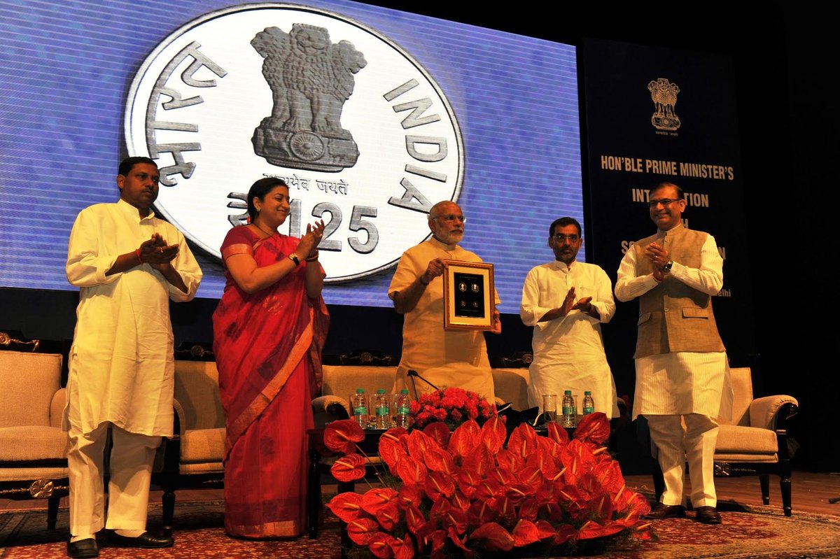 PMOIndia's tweet photo. I don't think India lacks good teachers: PM @narendramodi http://t.co/uisV4QjdmH