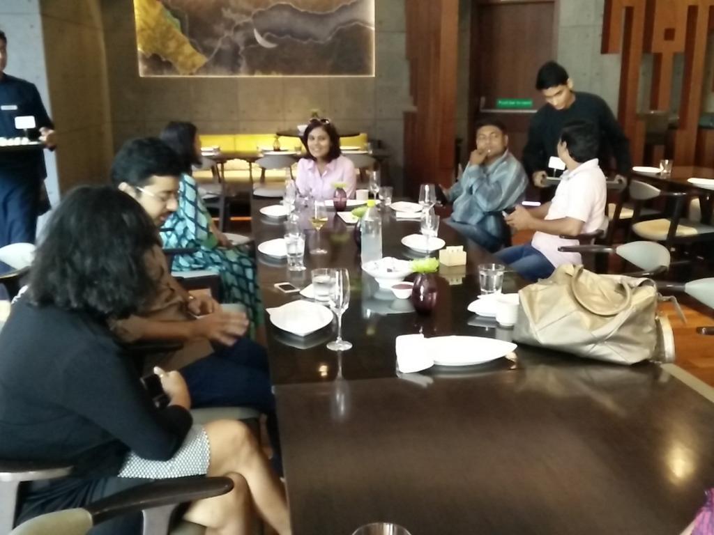 letsdroom's tweet photo. And our first guests are hereee #cantwait #DroomHighFlier starting with drinks at @jwmarriott http://t.co/opNrAqXkNy