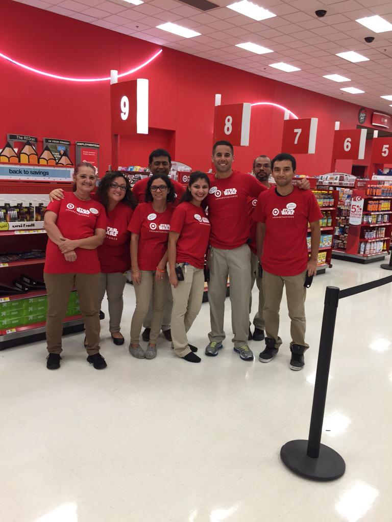 R_A_NJ's tweet photo. 1224 Bridgewater NJ team rocked the @Target #ShareTheForce #shoptheforce midnight event! #G493team #bestteaminretail http://t.co/f0mbmRUrAQ