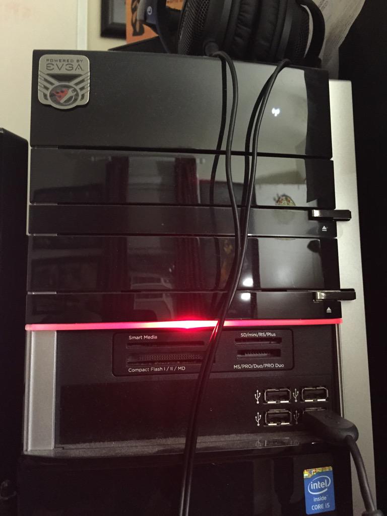 Ceenuff's tweet photo. Up for no damn reason messin with this PC #needsomesleep http://t.co/O7lPrTAp55