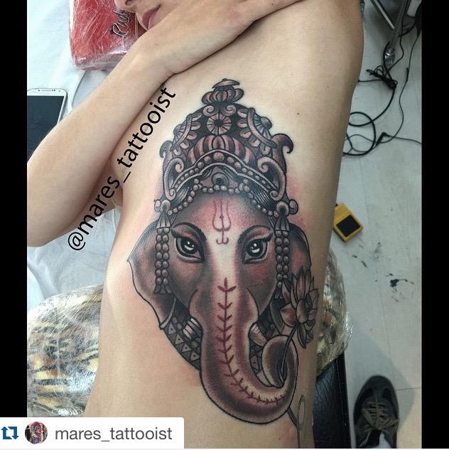 NurseMaryJInk's tweet photo. β€οΈπβ€οΈβ€οΈπ #Ganesh #elephant #elephanttattoo #ganeshtattoo #ribpiece #girlswithtattoos #girlswithink http://t.co/tDIHTXFnNA