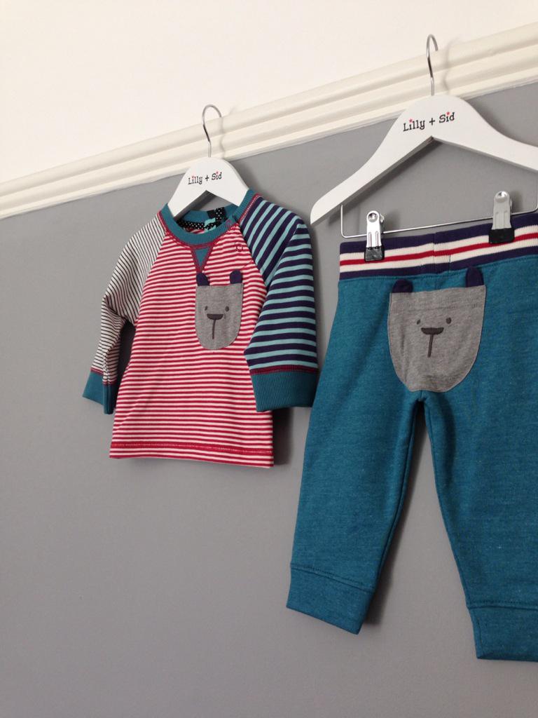 lillyandsid's tweet image. Our Bear Behind Baby set has cute character pocket to chest and bottom, great for little crawlers :-)