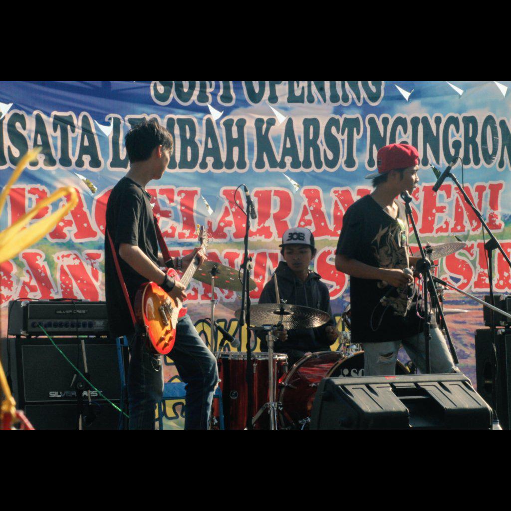 karna sekarang biarlah menyikat ber-4 dulu sementara sampai pemegang micnya selesai training.