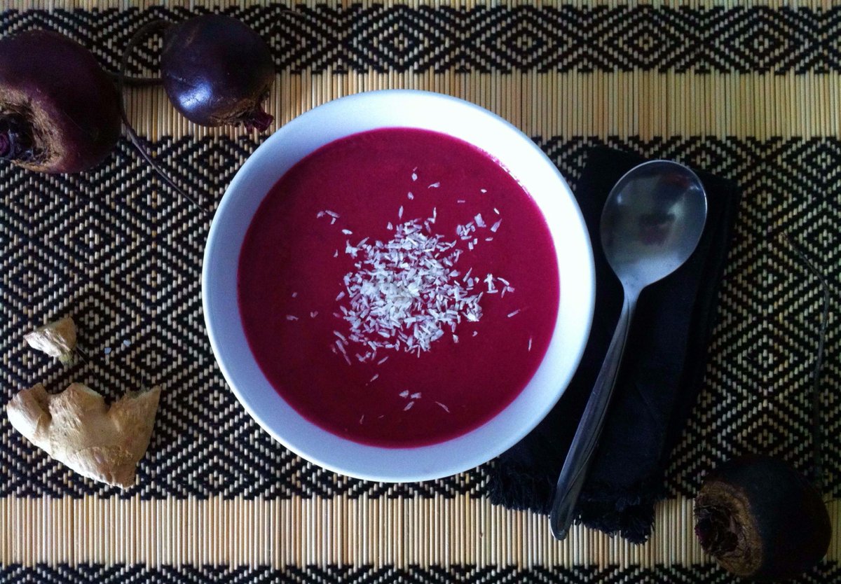 AliceKabala's tweet photo. As summer turns to Autumn, a #vegan #recipe for warming beetroot, coconut and ginger soup: http://t.co/Medxy5GktQ http://t.co/4gEJAng4Zh