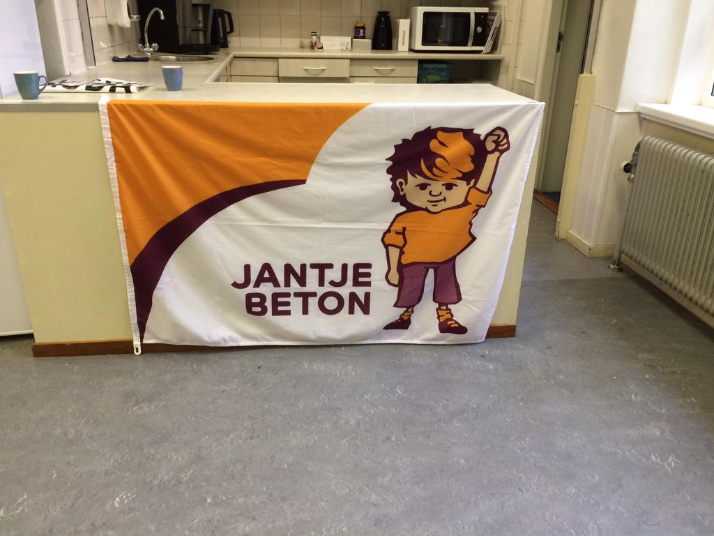 Hoera!! We hebben de cheque gekregen! Wat zijn we blij! <a href="/GezondeSchoolNL/">Gezondeschool.nl</a> <a href="/CodenzInfo/">Stichting Codenz</a>