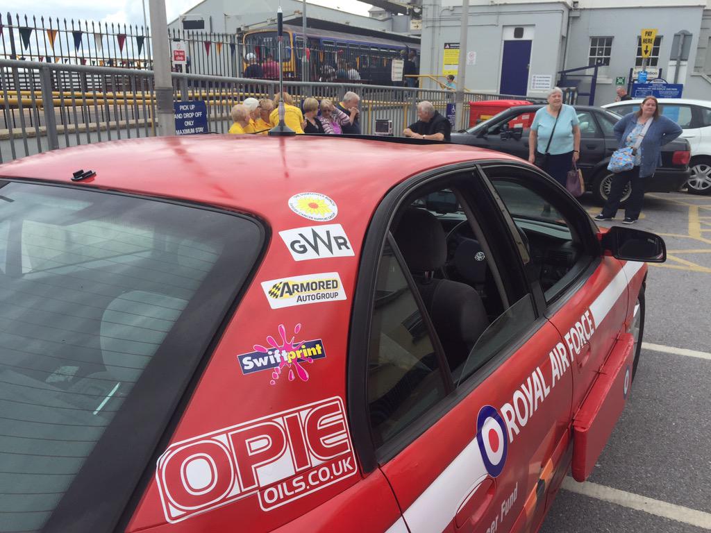 The_Buoys's tweet photo. @fgw @FgwLee @FGWExeter Have just left Dawlish heading To Exeter St David's en- route to Prague http://t.co/d1CPCNlW5f