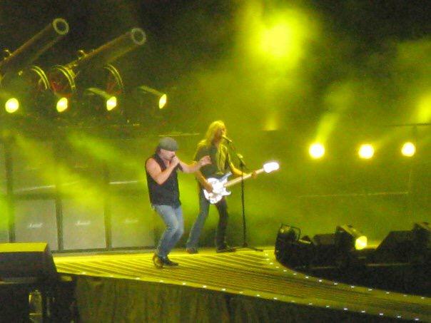 QuoteCityGirl's tweet photo. #FBF #ACDC #magnetichill #FlashbackFriday #concert #Hardrock  #AC/DC http://t.co/yO3eUljIRu