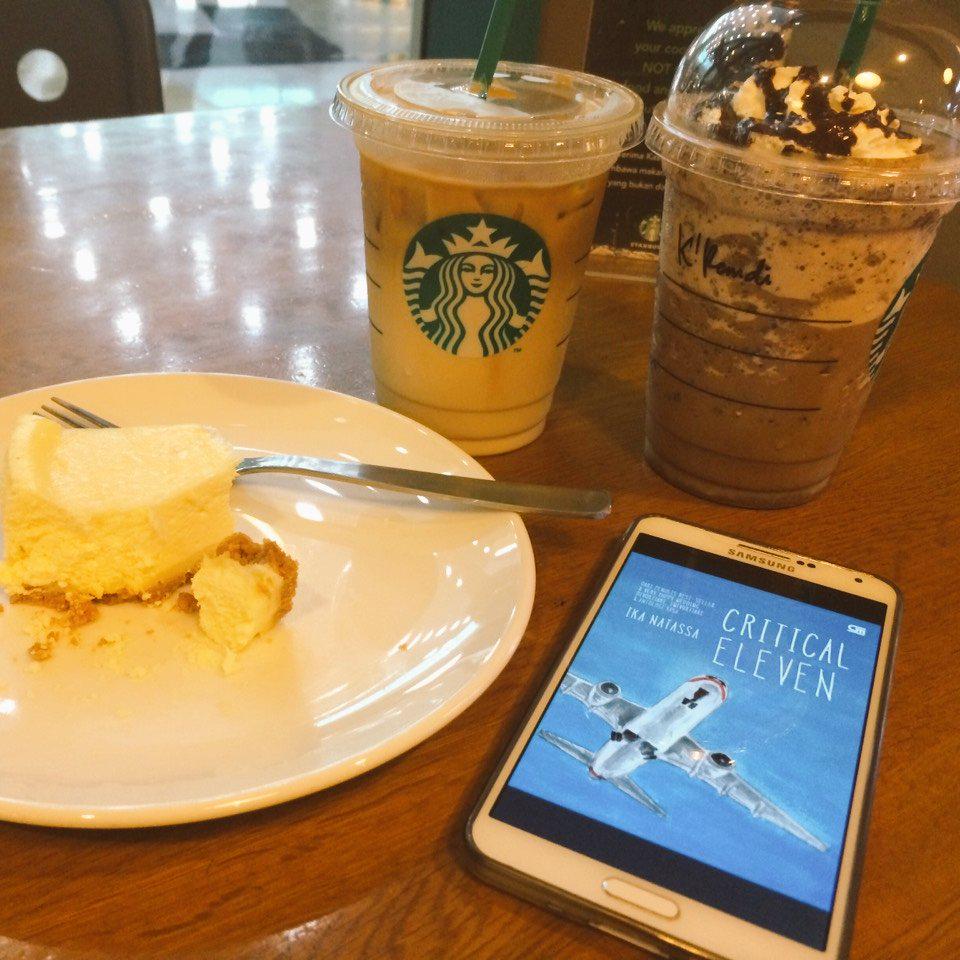 randysonhadi's tweet photo. Terimakasih atas support nya @ikanatassa @gramediana. Akhirnya bisa baca ebook #CriticalEleven. Gilaak.. Kereen.. 👍👍 http://t.co/aqm60krtFr